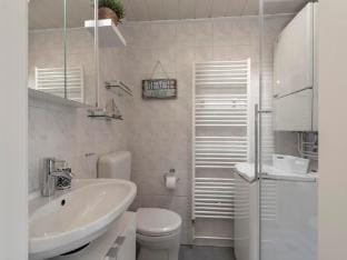 Bungalow at Garnekuul park with garden Vacation rental in Callantsoog
