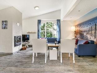 Lakeside Escape  Sauna Vacation rental in Brouwershaven