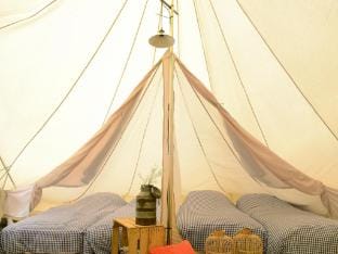 Tent Lodge with Private Kitchen and Bathroom Apartment in Callantsoog