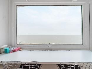 Attractive studio with a sea-view Apartment in Flanders
