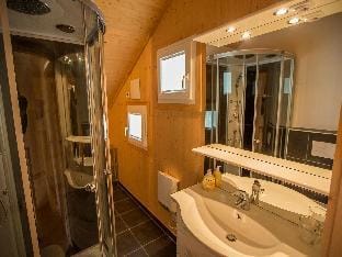 Luxury retreat with relaxing bubble bath Vacation rental in Hohentauern