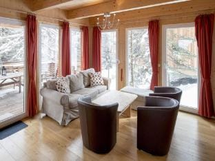 Attractive chalet with hot tub Vacation rental in Carinthia, Austria