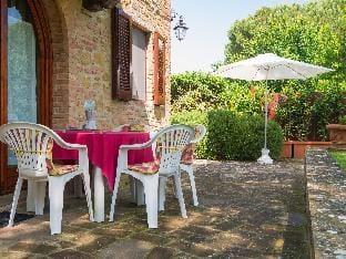 Farmhouse in Tuscany with Pool  Scenic Views Apartment in Tuscany