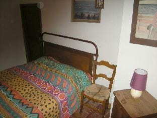 Ancien Cafe with courtyard Vacation rental in Occitanie