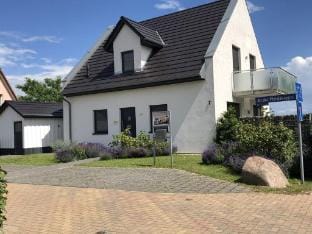 Villa Major Comfortable holiday residence Vacation rental in Mecklenburgische Seenplatte