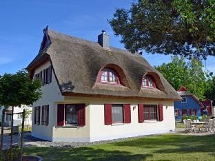Aalhus Comfortable holiday residence Vacation rental in Glowe