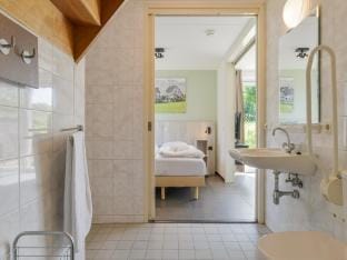 Wheelchair-Friendly Home in Reevallis Vacation rental in Limburg (province)