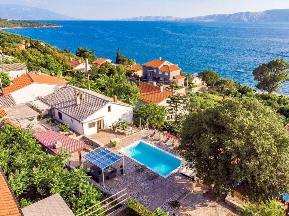 Villa Mate Comfortable holiday residence Villa in Primorje-Gorski Kotar County