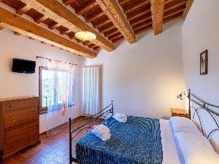 Apartment in a country house with 2 pools Vacation rental in Umbria