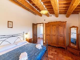 Apartment in a country house with 2 pools Vacation rental in Umbria