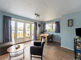 Beautiful holiday home in Bantega with boat Vacation rental in Flevoland, Netherlands