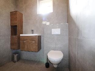 Tiny House in Anjum by Scenic Lake Vacation rental in Anjum