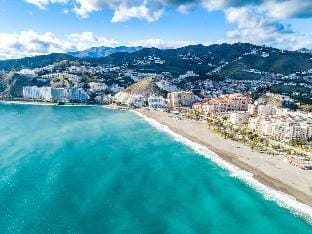 Apartamento en primera linea de playa Apartment in Costa Tropical
