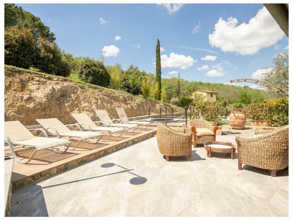 Villa Vepri Comfortable holiday residence Villa in Tuscany