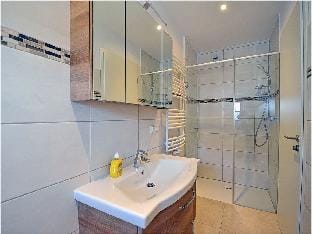 Sea noise 18 Comfortable holiday residence Vacation rental in Glowe