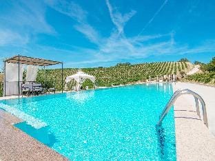 Apartment in Grottammare with Jacuzzi  Garden Apartment in Marche