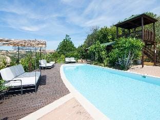 Apartment in Grottammare with Jacuzzi  Garden Apartment in Marche