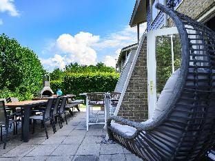 House in Vlagtwedde with Sauna and Hot Tub Vacation rental in Vlagtwedde