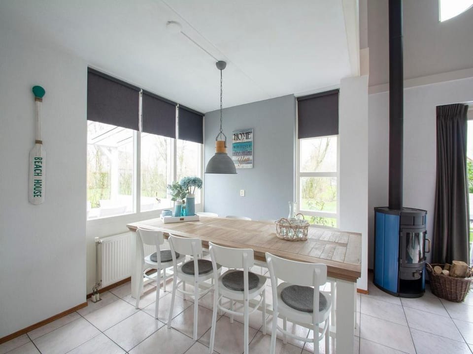 Holiday Home by Beach in Ooghduyne Villa in Julianadorp