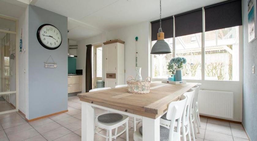 Holiday Home by Beach in Ooghduyne Villa in Julianadorp