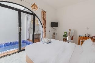 Country House Villa with Private Pool in Seturan Villa in Special Region of Yogyakarta