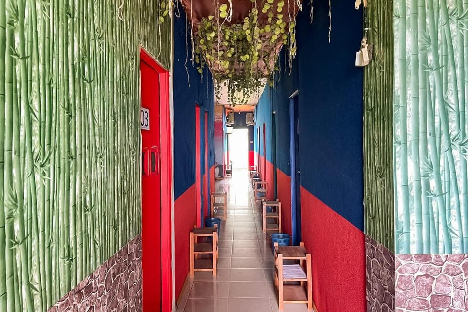 RedDoorz Syariah @ Jalan RJ Junjungan Lubis Pandan Hotel in Indonesia