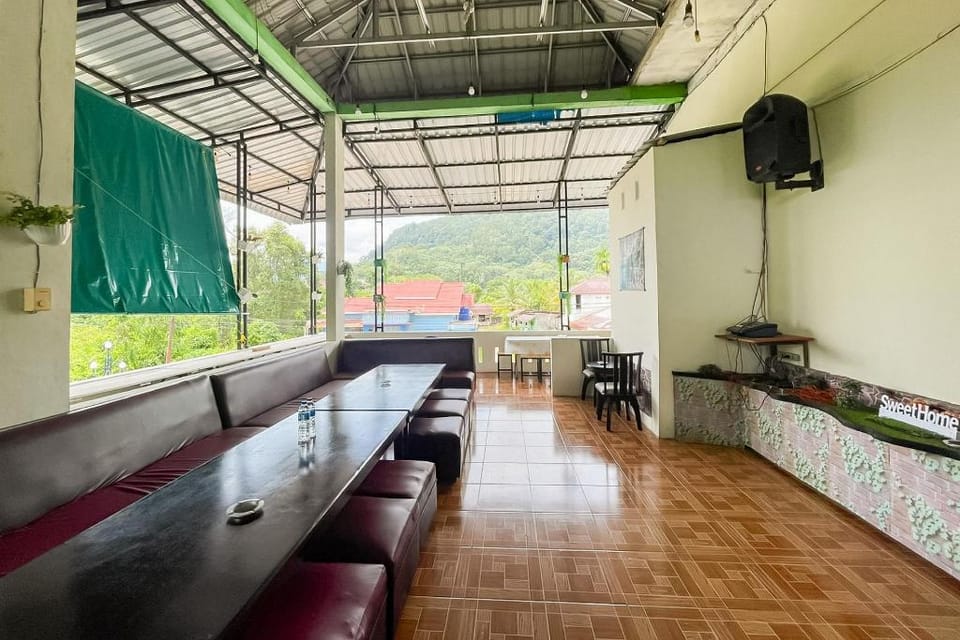 RedDoorz Syariah @ Jalan RJ Junjungan Lubis Pandan Hotel in Indonesia