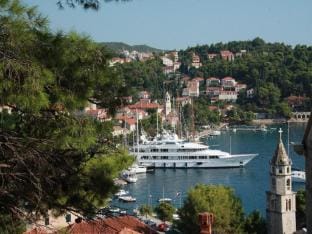 Seaview Apartment in Cavtat Dalmatia with Garden Apartment in Cavtat