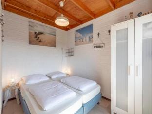 De Blenck 67 family-friendly bungalow Vacation rental in Callantsoog