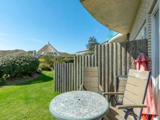 Beachside Escape w Terrace Apartment in Julianadorp