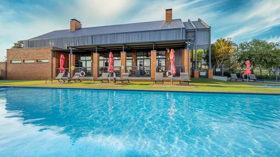 CozyHeaven O.R Tambo Apartment in Gauteng
