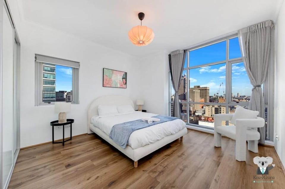 KozyGuru | SydneyCBD | Amazing City View 3B APT Apartment in Surry Hills