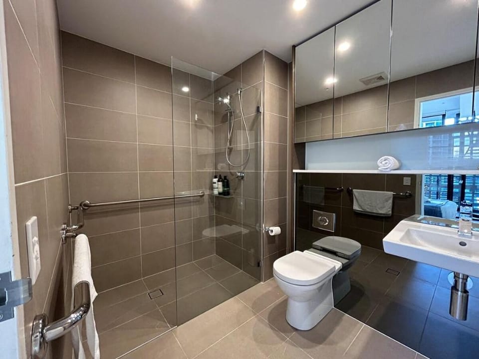 St Leonards | 1 Bed Prime Location & Views Apartment in Sydney