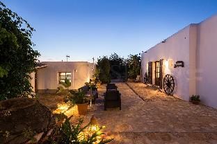 Can Caseres, traditional villa in the nature Vacation rental in Ibiza