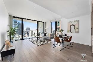 Haymarket Prime Location Charming 2 Bed Apartment in Surry Hills