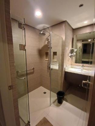 JDL Condotel at BCCT Apartment in Makati