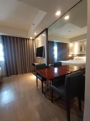 JDL Condotel at BCCT Apartment in Makati
