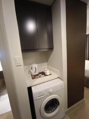 JDL Condotel at BCCT Apartment in Makati