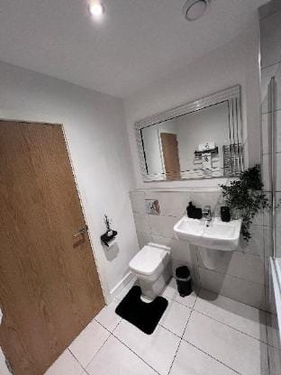 Hadeti Apartment in Salford