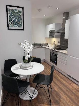 Hadeti Apartment in Salford