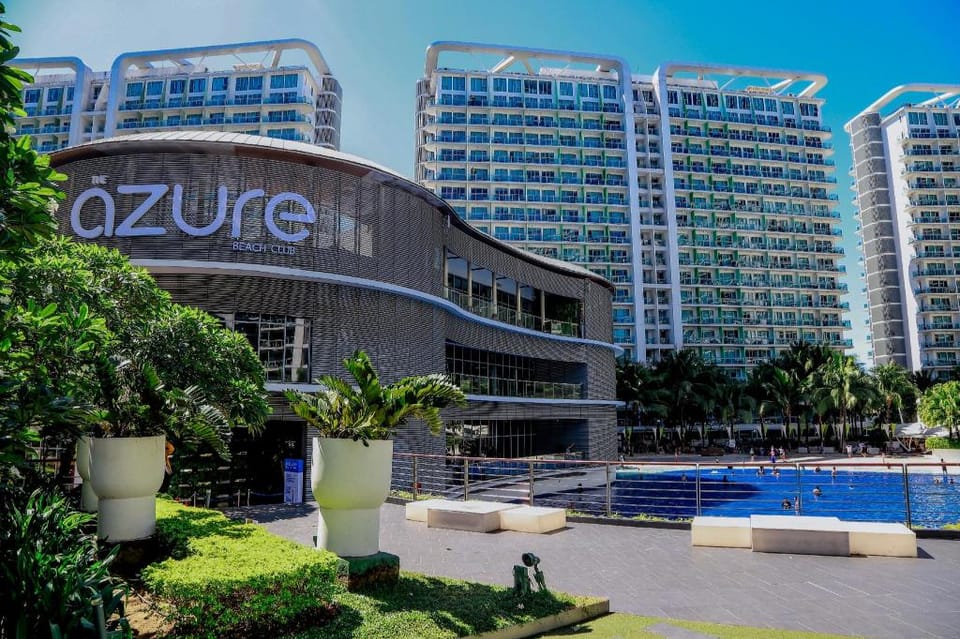 Azure Staycation - 1 bedroom beach view with PS4 Apartment in Paranaque