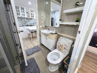 CHIC & CHILL 3 @The Blu X Condo Bangsaen อาคาร A Apartment in Chon Buri Changwat