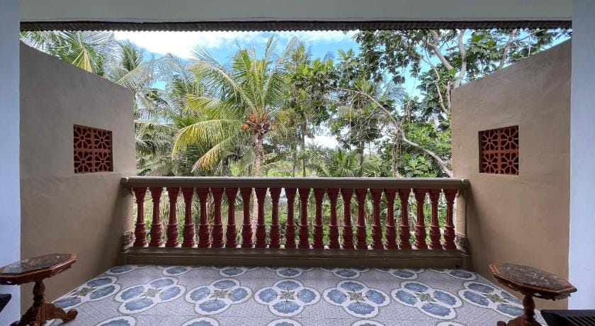 Rai Wood Carver and Homestay Bed and Breakfast in Sukawati