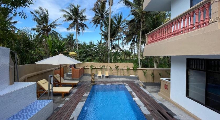 Rai Wood Carver and Homestay Bed and Breakfast in Sukawati