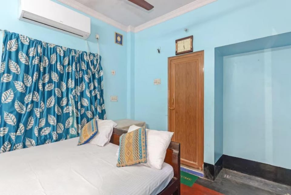 Goroomgo Kiran Guest House Kolkata Hotel in Kolkata