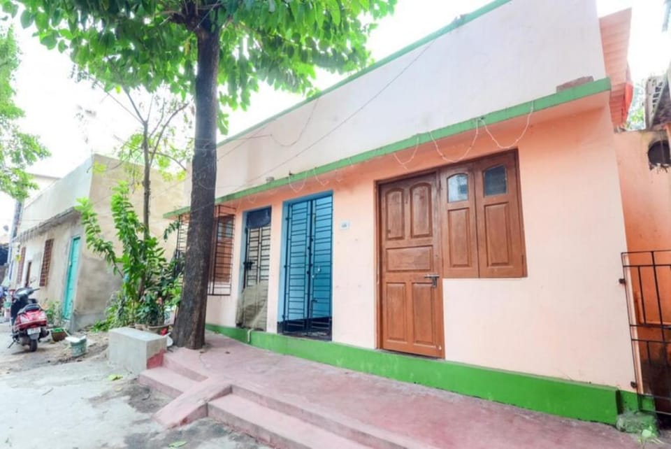 Goroomgo Kiran Guest House Kolkata Hotel in Kolkata