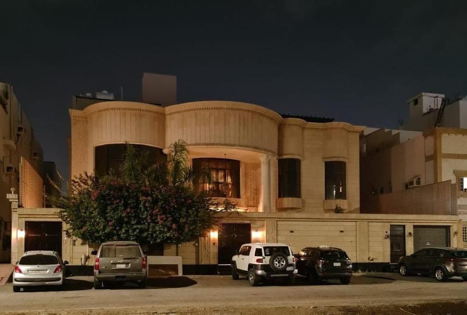 شقة فندقية تحتوي على غرفتي نوم وصالة Apartment in Jeddah