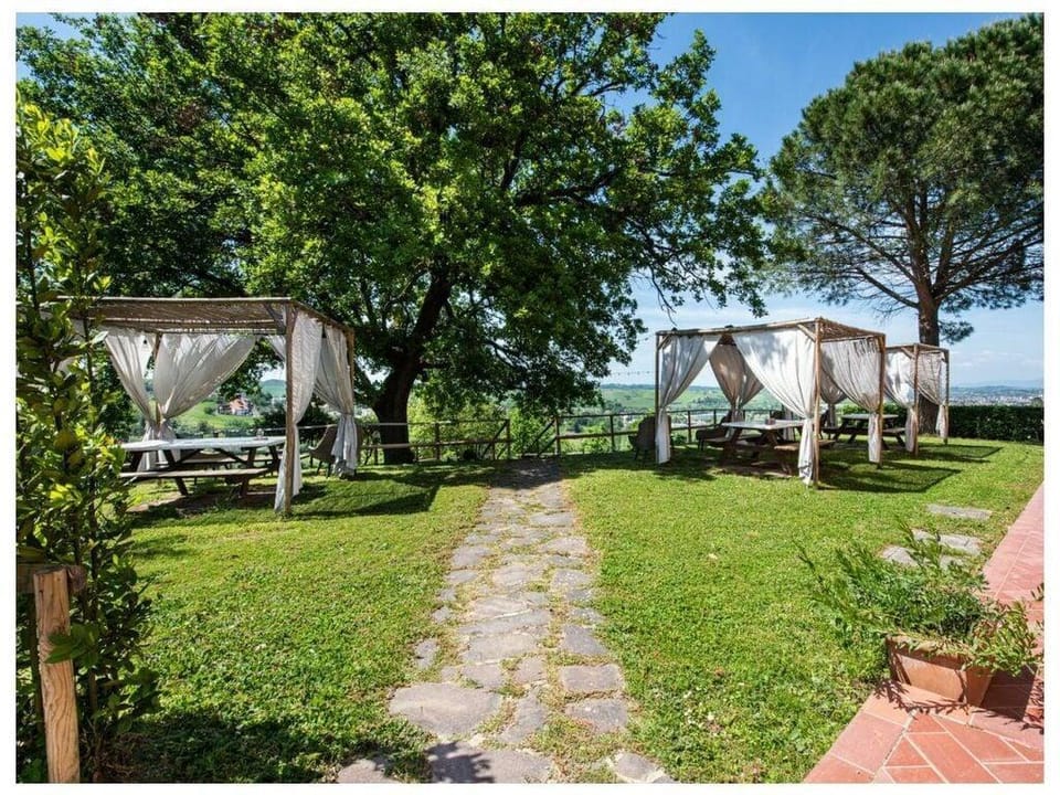 Villa Boscone Comfortable holiday residence Hotel in Tuscany