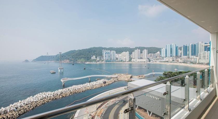 Busan Ocean Sky Osilla Bed and Breakfast in Busan