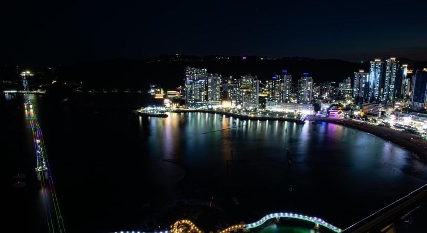 Busan Ocean Sky Osilla Bed and Breakfast in Busan